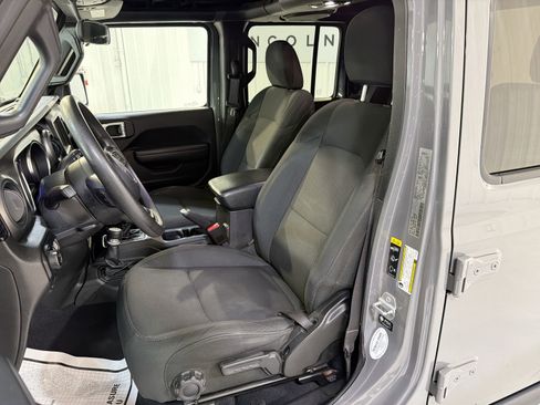 Used 2022 Jeep Gladiator Sport w/ Trailer Tow Package image 10