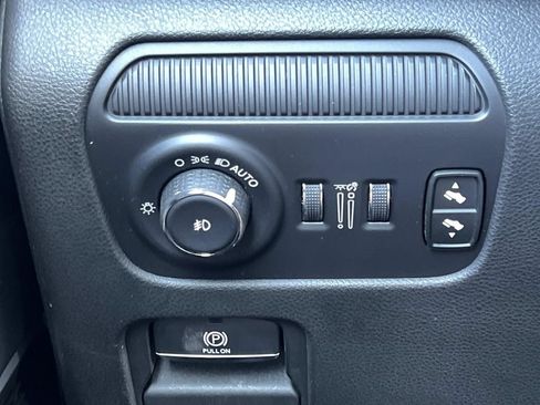 Certified 2024 Jeep Wagoneer Series II AWD/4WD image 31