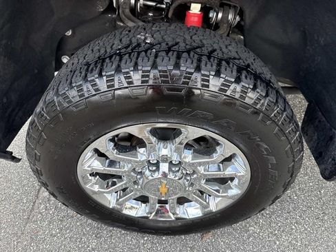 Used 2024 Chevrolet Silverado 2500 LTZ w/ LTZ Plus Package AWD/4WD image 12
