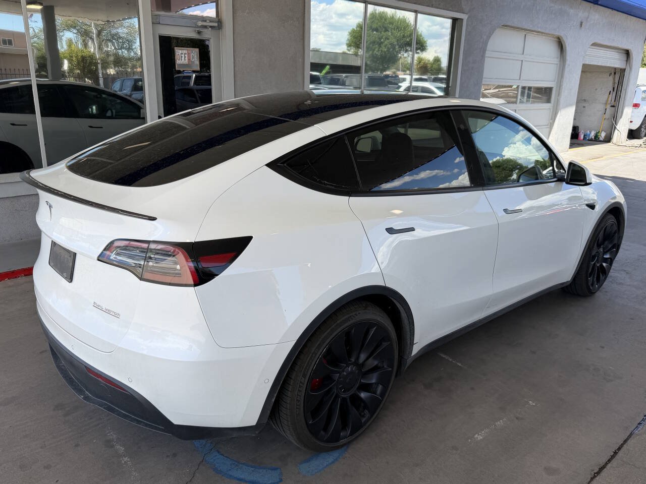 Used 2022 Tesla Model Y Performance AWD/4WD image 8
