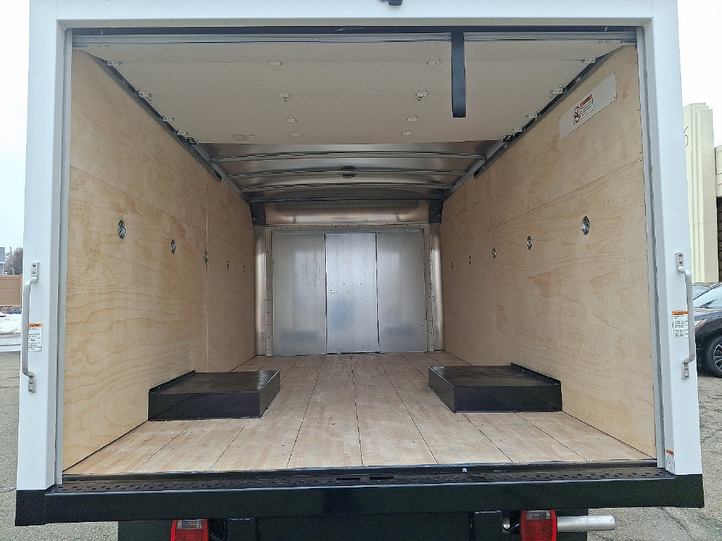Used 2026 Ford Transit 350 w/ Fleet Safety Package RWD image 18