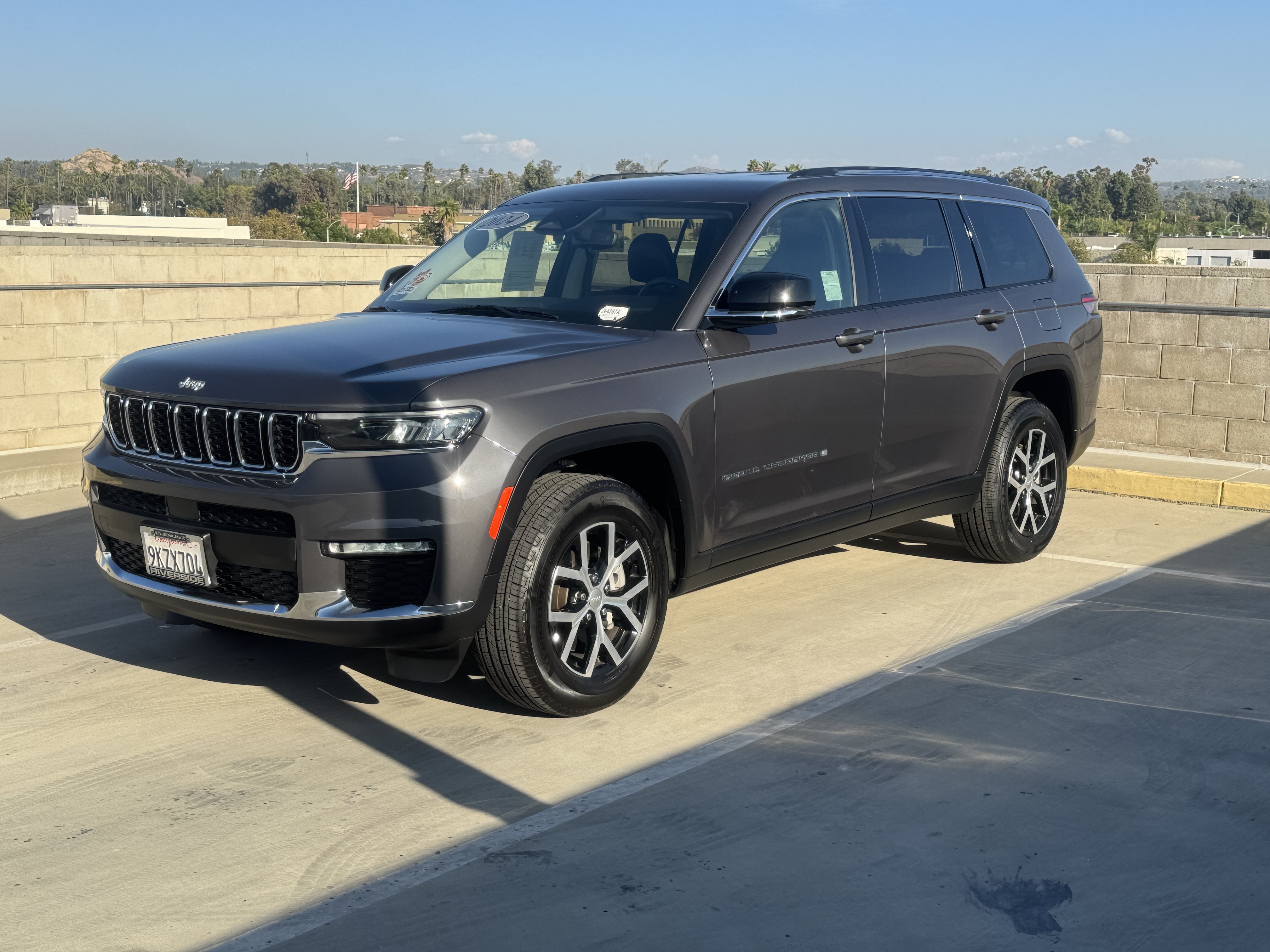 Used 2024 Jeep Grand Cherokee L Limited RWD image 5