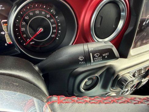 Used 2021 Jeep Gladiator Rubicon w/ Dual Top Group AWD/4WD image 23