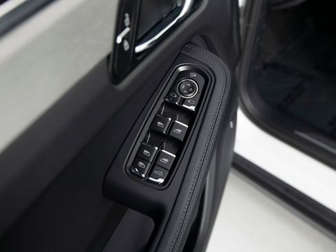Certified 2026 Porsche Macan AWD/4WD image 20
