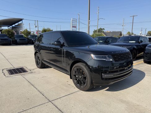 Used 2024 Land Rover Range Rover Long Wheelbase SE AWD/4WD image 2