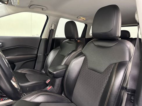 Used 2020 Jeep Compass Latitude w/ Cold Weather Group AWD/4WD image 14