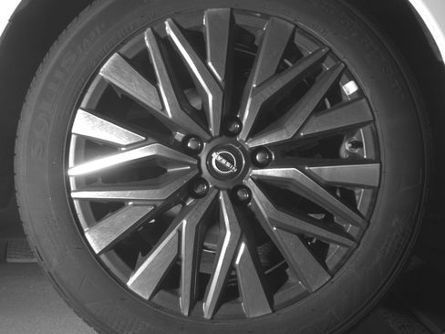 Used 2025 Nissan Altima 2.5 SV FWD image 15