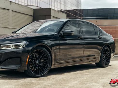 Used 2020 BMW 740i w/ Cold Weather Package RWD image 32