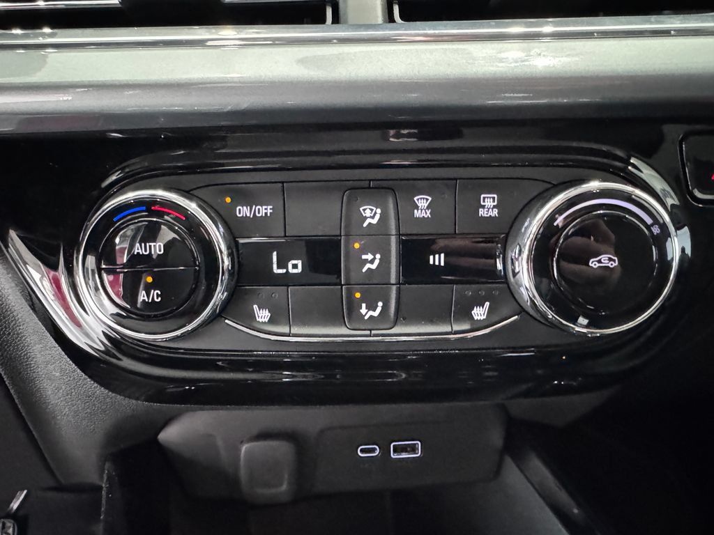 Certified 2024 Chevrolet Trax LT w/ Driver Confidence Package FWD image 13