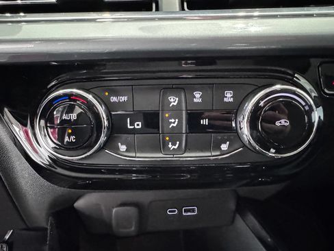 Certified 2024 Chevrolet Trax LT w/ Driver Confidence Package FWD image 13