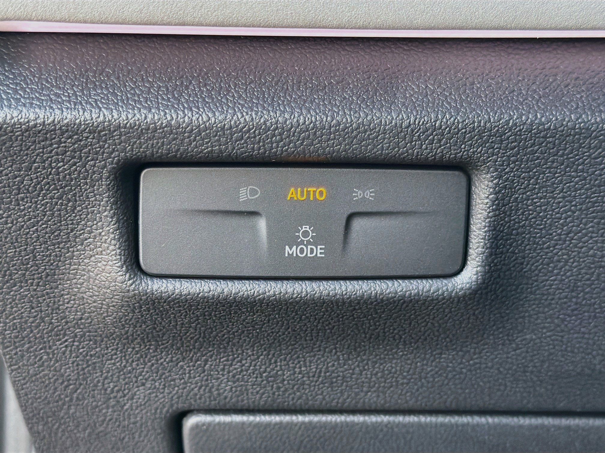 Certified 2026 Volkswagen Tiguan SE R-Line FWD image 36