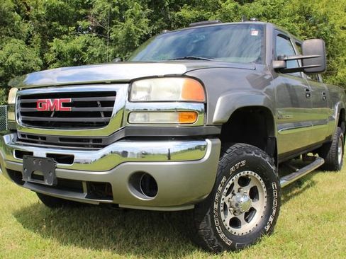 Used 2006 GMC Sierra 2500 SLE w/ Heavy-Duty Power Package image 3