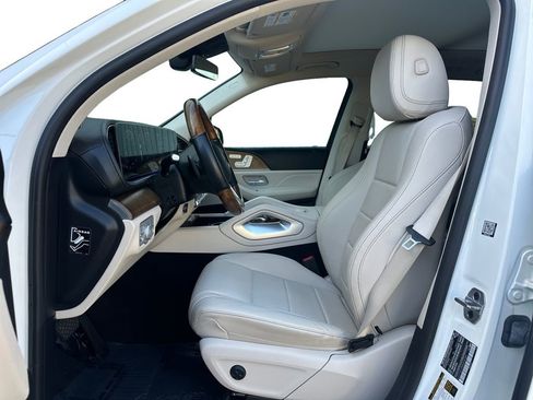 Used 2021 Mercedes-Benz GLS 450 4MATIC image 10