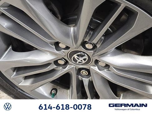 Used 2017 Toyota Camry SE image 16