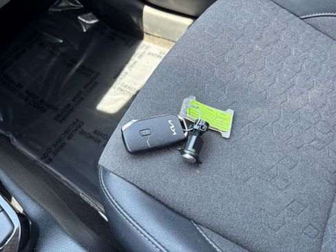 Used 2025 Kia Seltos S FWD image 22
