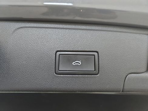 Used 2021 Volkswagen Atlas Cross Sport SEL Premium R-Line image 31