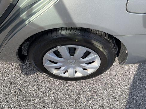 Used 2005 Toyota Camry image 16