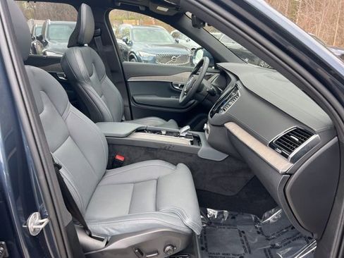 Certified 2024 Volvo XC90 T8 Ultimate w/ Protection Package Premier AWD/4WD image 17