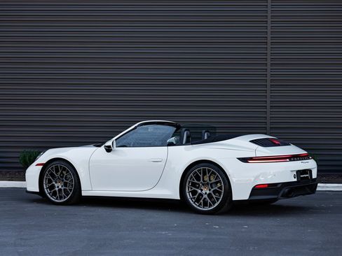 Certified 2025 Porsche 911 Carrera image 3