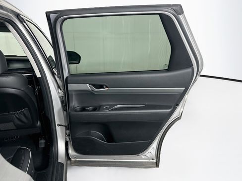 Used 2025 Hyundai Palisade SEL FWD image 32