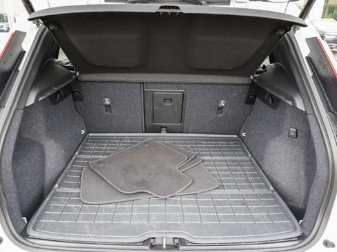 Certified 2026 Volvo XC40 B5 Plus AWD/4WD image 40