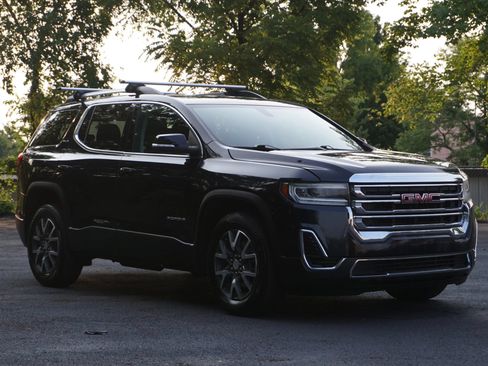 Used 2021 GMC Acadia SLE w/ Driver Convenience Package FWD image 3
