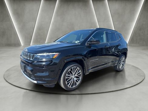Used 2023 Jeep Compass Limited w/ Elite Group AWD/4WD image 3