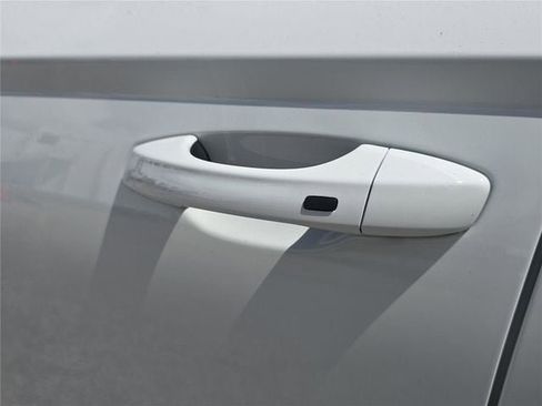 New 2026 Volkswagen Taos SE FWD image 8