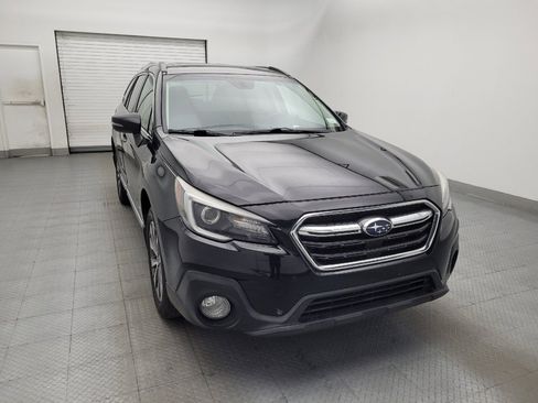 Used 2018 Subaru Outback 3.6R Touring AWD/4WD image 14