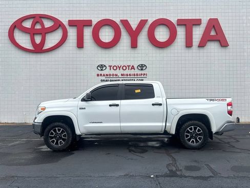 Used 2016 Toyota Tundra SR5 w/ TRD Off Road Package AWD/4WD image 4