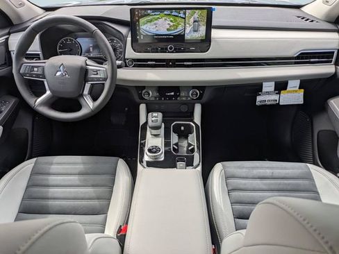New 2026 Mitsubishi Outlander SE FWD image 16