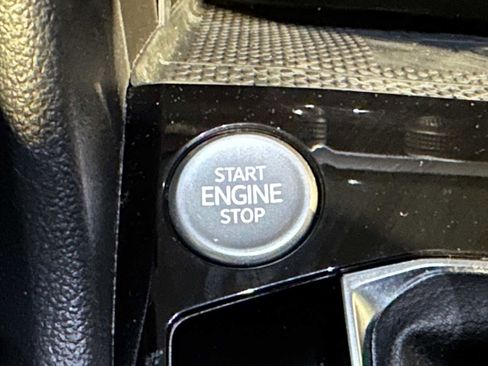 Used 2023 Volkswagen Taos SEL image 35