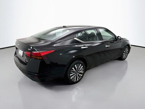 Used 2023 Nissan Altima 2.5 SV AWD/4WD image 7