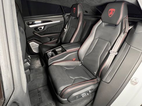 Used 2019 Lamborghini Urus image 22