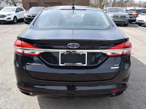 Used 2017 Ford Fusion SE w/ Fusion SE Technology Package FWD image 7