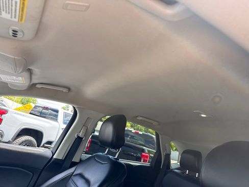 Used 2019 Ford Edge SEL w/ Equipment Group 201A AWD/4WD image 17