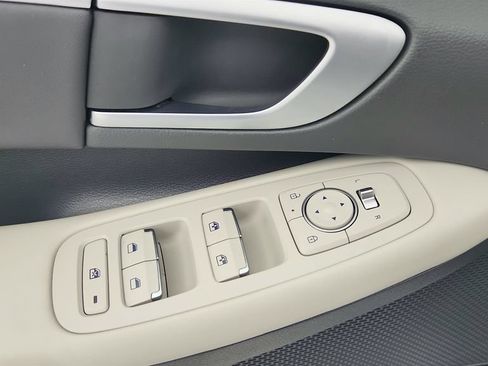 Used 2025 Hyundai Sonata SEL FWD image 24