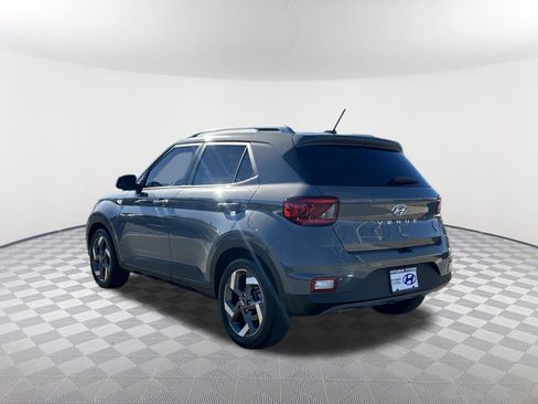 Used 2023 Hyundai Venue SEL image 9