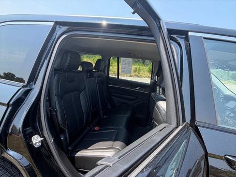 Certified 2023 Jeep Grand Cherokee Limited w/ Luxury Tech Group II AWD/4WD image 41