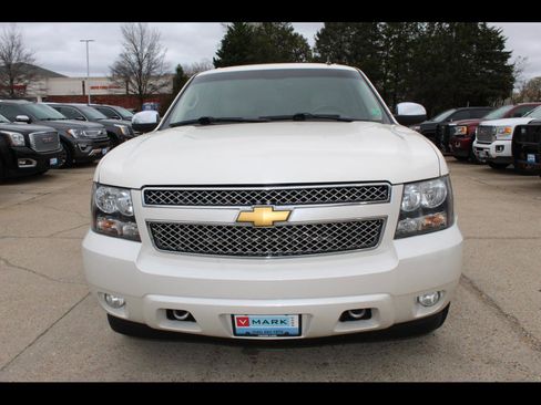 Used 2012 Chevrolet Suburban LTZ image 10
