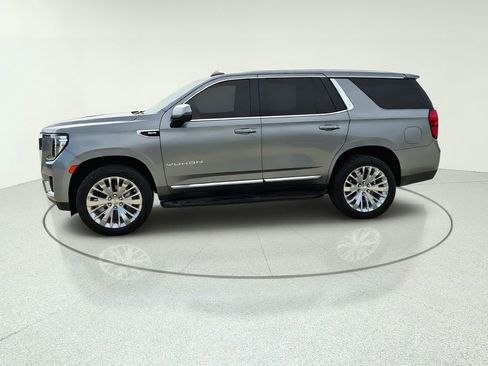 Used 2021 GMC Yukon SLT w/ SLT Luxury Plus Package RWD image 3