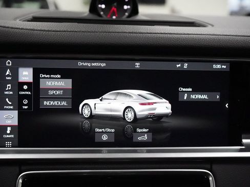 Used 2019 Porsche Panamera RWD image 16