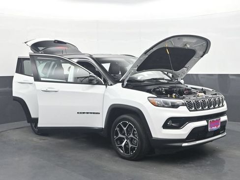 Used 2025 Jeep Compass Limited AWD/4WD image 35