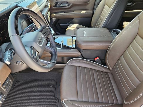 New 2026 GMC Yukon XL Denali Ultimate AWD/4WD image 9