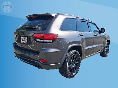 Used 2020 Jeep Grand Cherokee Altitude AWD/4WD image 12