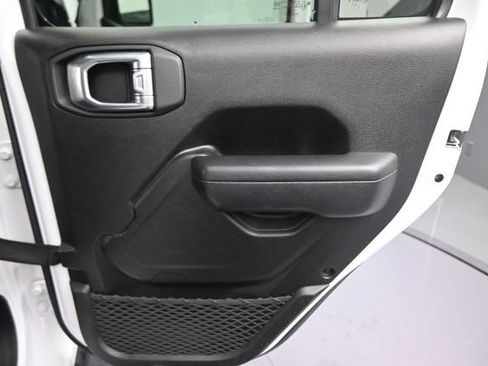 Used 2024 Jeep Wrangler Unlimited Rubicon 4xe AWD/4WD image 22