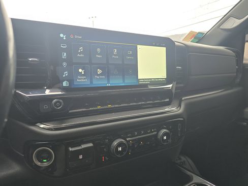 Used 2022 Chevrolet Silverado 1500 ZR2 w/ Technology Package image 27