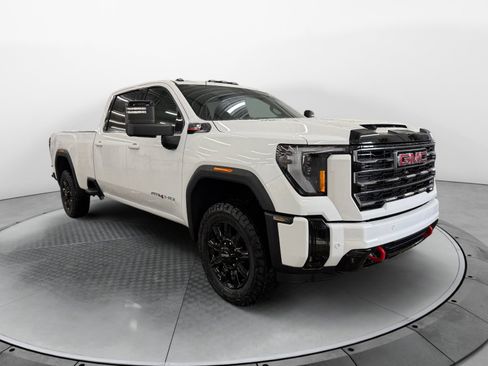 New 2026 GMC Sierra 3500 AT4 w/ Technology Package AWD/4WD image 4