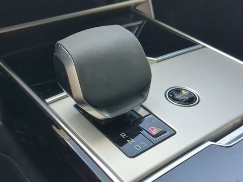 Certified 2025 Land Rover Range Rover SE AWD/4WD image 33