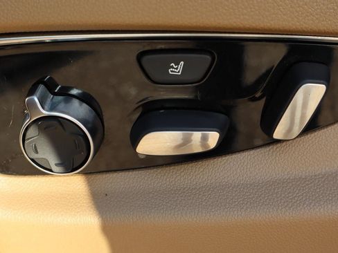 Used 2019 Cadillac Escalade ESV Platinum AWD/4WD image 10